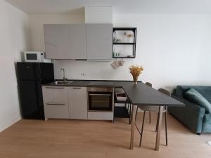 New and Cozy Apartment, walking distance to Olympic Village