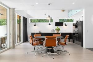 Exclusive Duplex Mansion with Jacuzzi & Pool