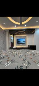 Ultra luxurious 1bhk in DLF capital Greens CSP tower 5