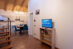 La Corte di Artemio, Ceto Ospitar