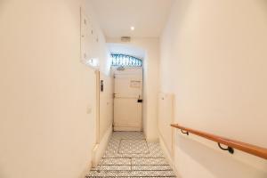 Baixa chiado 2 bedroom duplex apt with AC elevator