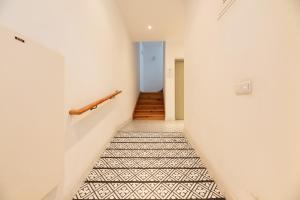 Baixa chiado 2 bedroom duplex apt with AC elevator