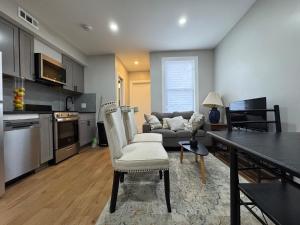 Perfectly Located 2BR APT in DC near metro