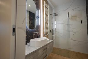 Granaria Chmielna 110 by Alqueen Apartments