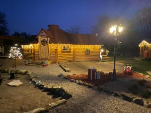 Santa Kota, Christmas cottage