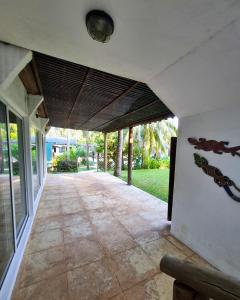 With that poetic garden and the sea very close