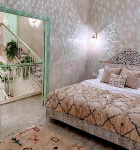 Riad with Outdoor Swimming Pools