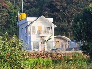 Nathas Hill View Resort