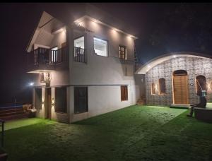 Nathas Hill View Resort