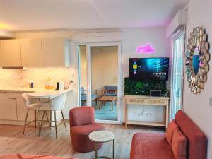 BEL AIR Rooftop Pool SeaView