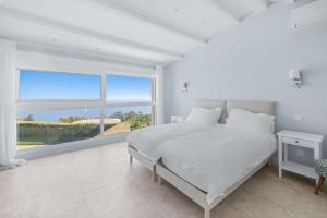 REF 2183 - Cannes - Sea view villa for rent