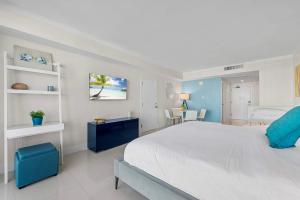 Family-Friendly Luxury Adjoining Suites Ocean View