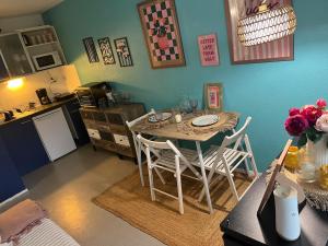 Quiet, cozy and central Beach Apartment with Pool &Terrasse