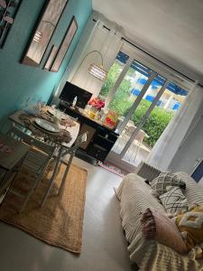 Quiet, cozy and central Beach Apartment with Pool &Terrasse