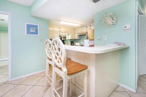 Island Winds East 302