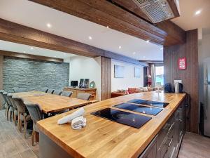 Appartement Rénové Centre Val dIsère - 6 Pièces, 10 Pers, Parking - FR-1-518-160