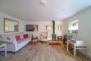 Charming Barn Conversion Idyllic Somerset Village