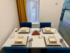 Cosy Retreat Your Home Away