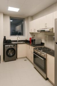 Luxury Apartment Fully Furnished Jumeirah Garden City