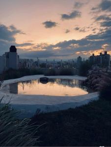 Depto con hermosas vistas, centro con solarium y seguridad