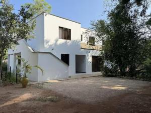 Premium 2 Room Suite with Pool in nature