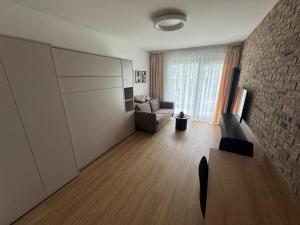 Żurawie II Popiełuszki 2A 51