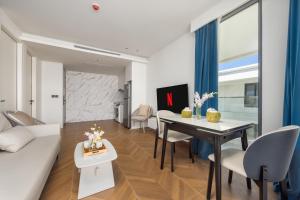 Hydra 1BR Suite at Kora Beach Resort