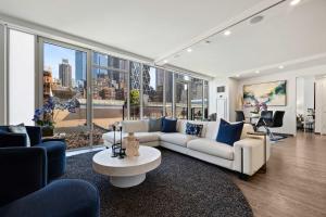 Vesper Court II by Rove PH w Hot Tub & Rooftop