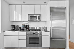 ForteXXII by Rove 2BR Midtown West Apt
