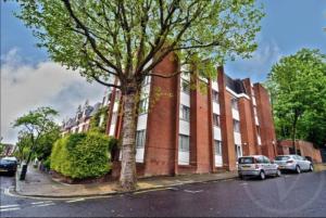Big and bright 2 x double bedroom flat in Highgate