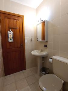 Casa de Hóspedes em Jurerê Internacional com Piscina e Jardim Compartilhados aprox 8 min da Praia