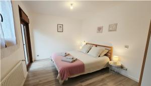 Les Glycines Spacieux appartement 6 pers avec Jardin à 200m du Lac