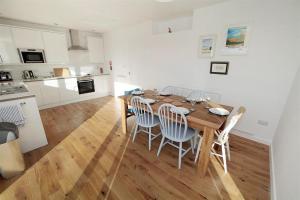 3 Bed in Gower oc-hh2105