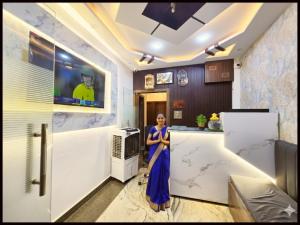 Hotel MMG Premium Near Shri Chintamani Ganesh Temple - Vishwanath Temple - Parking with Lift Services - BEST HOTEL IN VARANASI