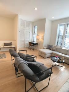 Stylish 3BR Wicker Park Retreat in the Heart of It All