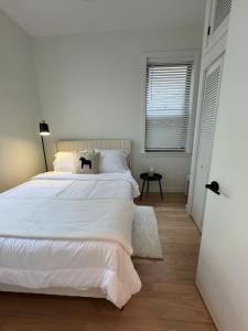 Stylish 3BR Wicker Park Retreat in the Heart of It All