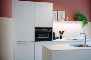 Luxury City Apartment I Walk to beach