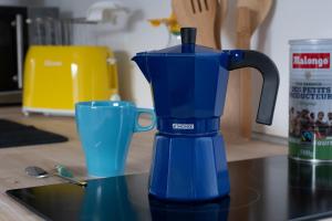 La cachette de lartiste - rétroprojecteur et peinture centreville