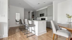 Landing Apartments - The Mason at Six Mile Creek