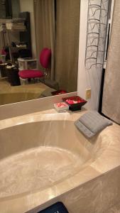 Penthouse 2 stroy 2 bedroom water views to share