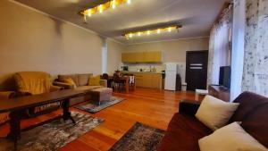 Dwupokojowy lokal z kuchnią