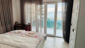 WHİTE ROSE VİLLA Jakuzili ve Isıtma Havuzlu