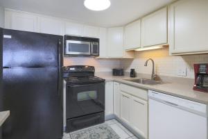 Island Winds East 403