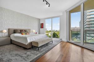 Coastal Enclave Key Biscayne Oceanview w Pool