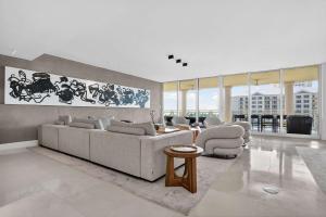 Coastal Enclave Key Biscayne Oceanview w Pool