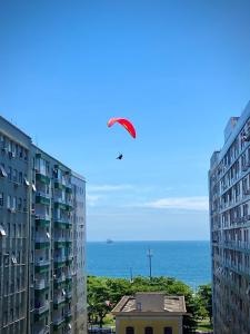 Lindo Sala Living com vista para o Mar