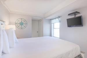 Island Winds East 503