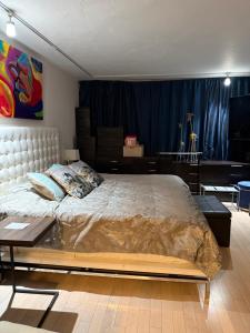 Penthouse 2 stroy 2 bedroom water views to share