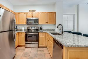 Walk to Ski Lift and Hot Tubs! Mtn-View Keystone Gem