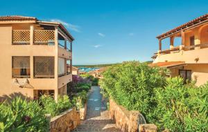 Apartment 5 beds with fenced garden in Marinella just 300 mt from the beach